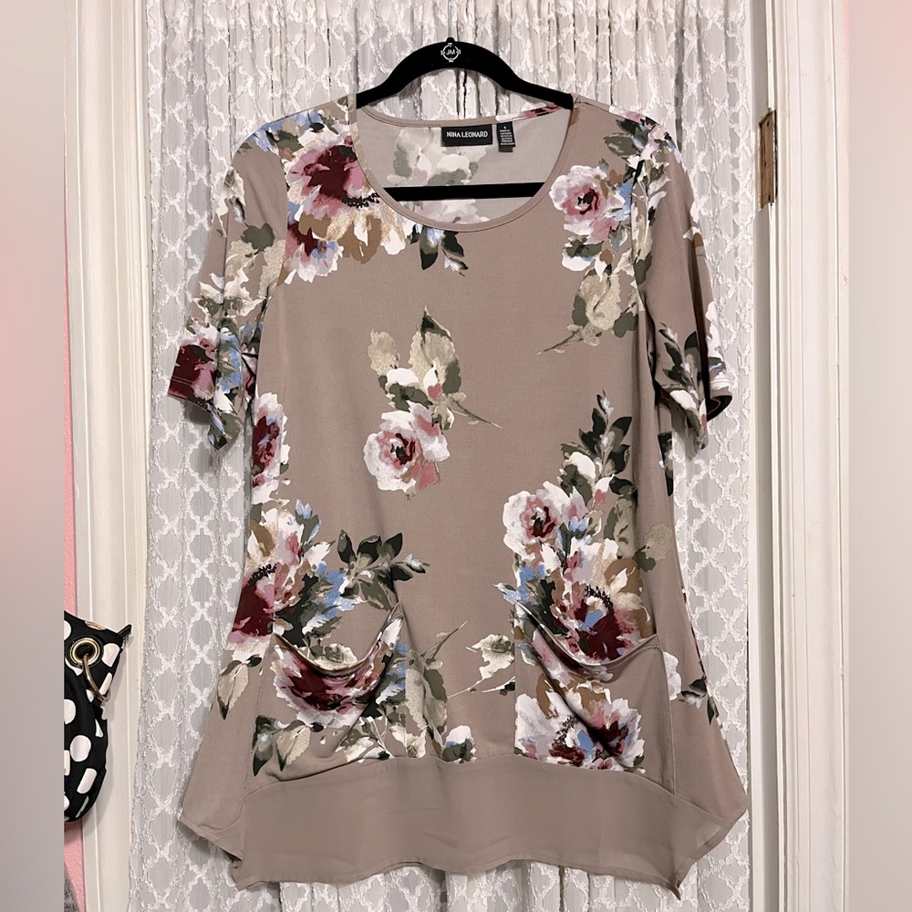 Nina Leonard Top